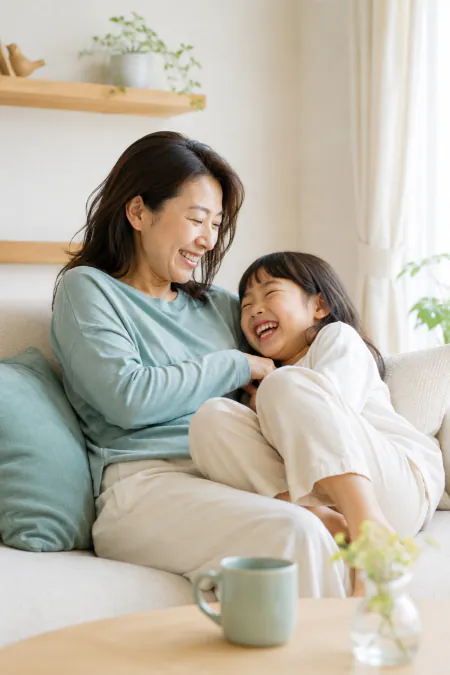家族と過ごす女性